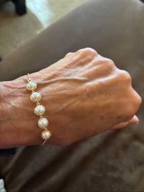 Pretty Bird Jewelry Rosegold adjustable bracelet with pearl accents